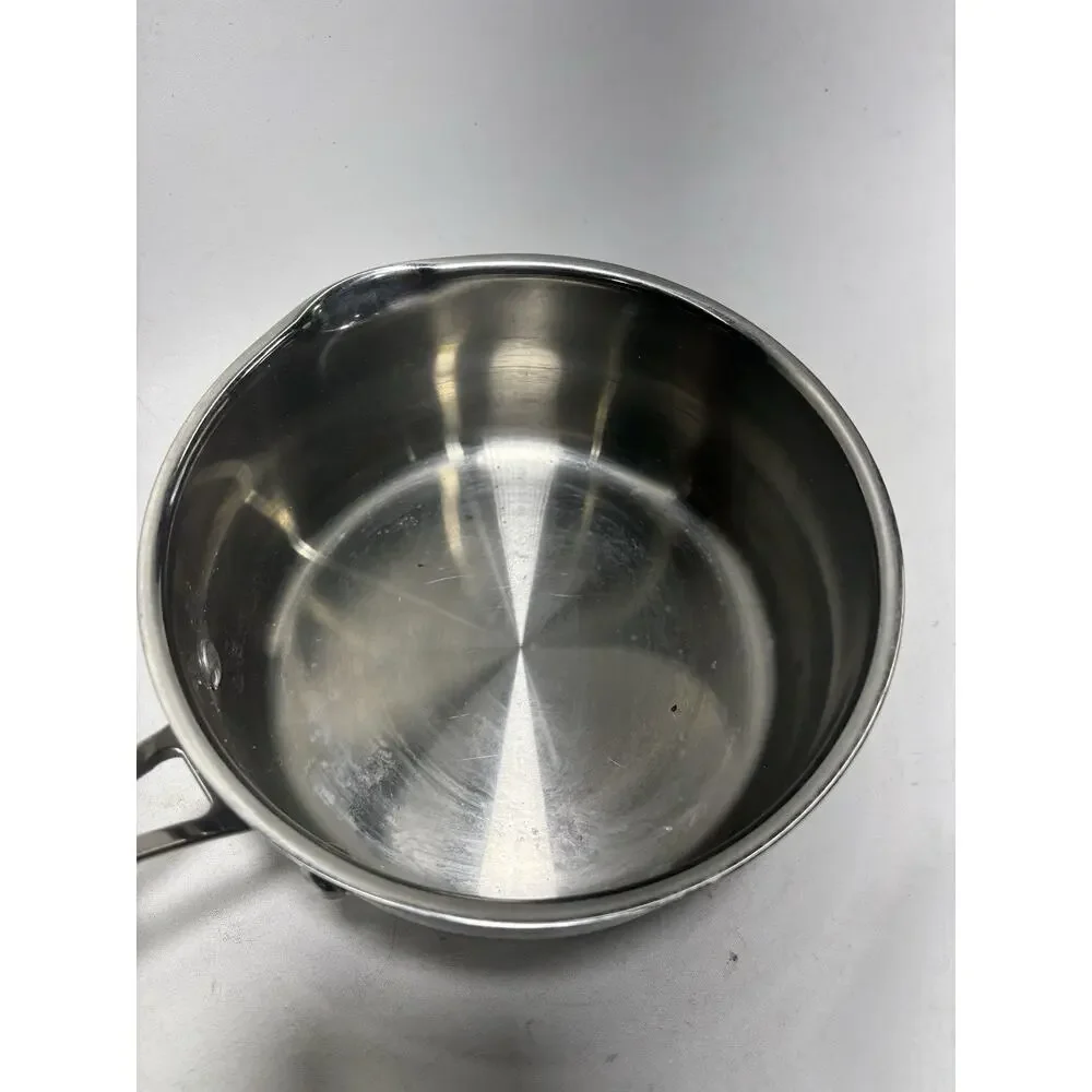 Cuisinart 2 Qt Stainless Steel Pour Saucepan w Lid 419-18P Spout
